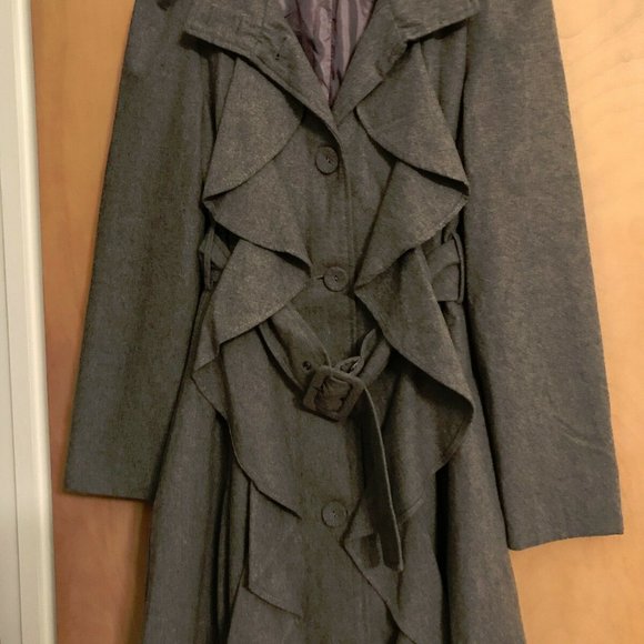 Ryu Belted Ruffled Coat with pleats - Picture 3 of 6